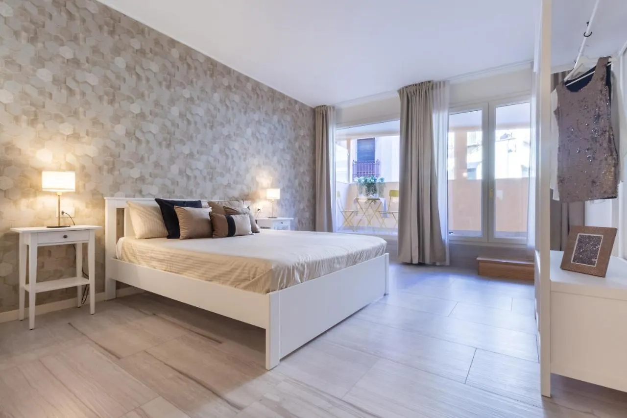Studio Apartments Boutique Al Bastione Di Κάλιαρι